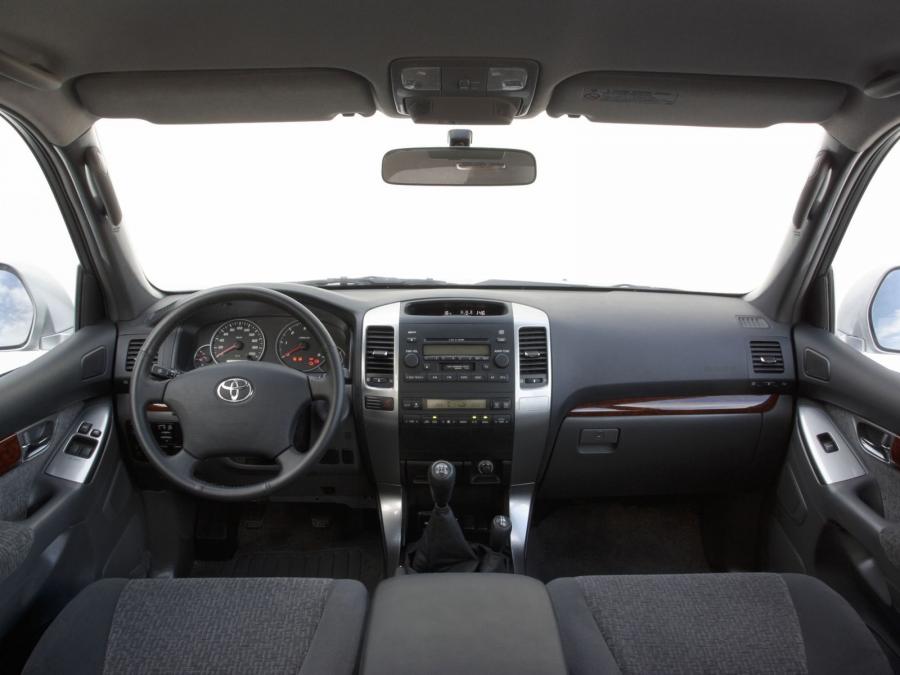  Toyota Land Cruiser Prado 120 3-Door 2003 года  (фото 3 из 29)
